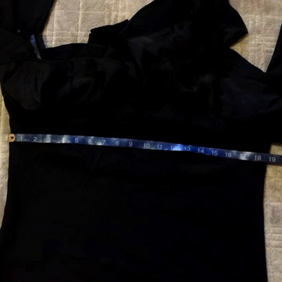 New* BCBGMAXAZRIA COLD SHOULDER VERONIKA TOP BLACK COLOR SIZE S $198 - Picture 7 of 7